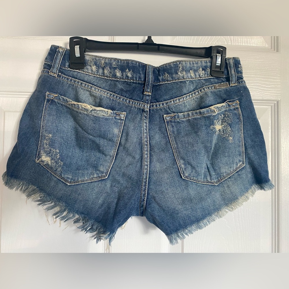 KanCan Distressed Women’s Jean Shorts|Size M
